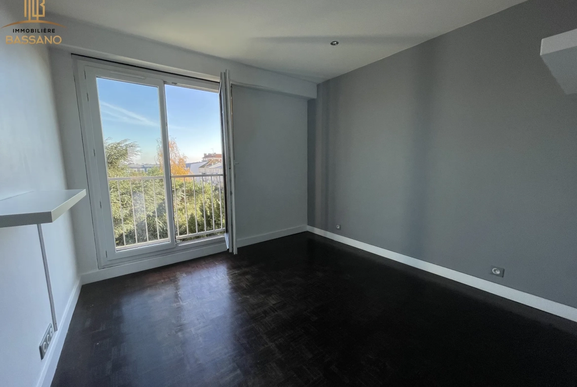 Appartement T3 à Bondy avec Balcon et Garage à Vendre 