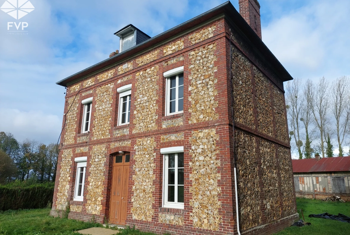 Clos masure sur 2.7 hectares avec dépendances à vendre à Yvetot 