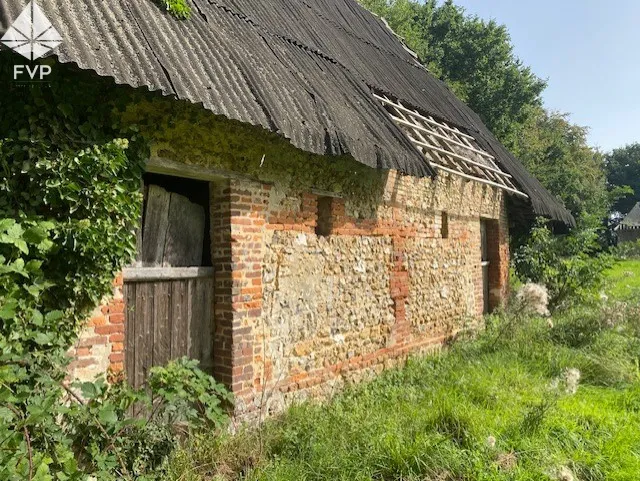 Clos masure sur 2.7 hectares avec dépendances à vendre à Yvetot 