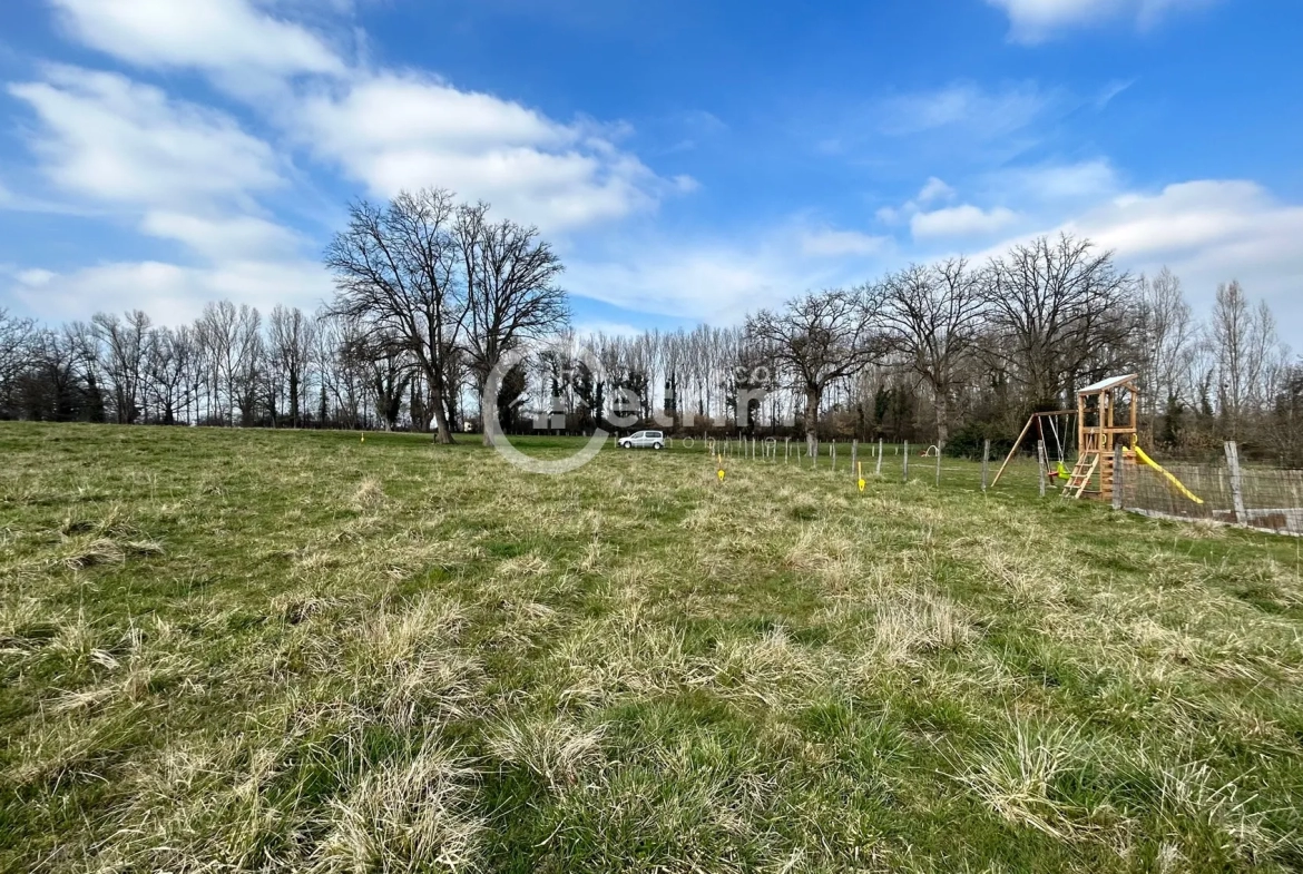 Terrain Constructible de 797 m2 à Lezoux 