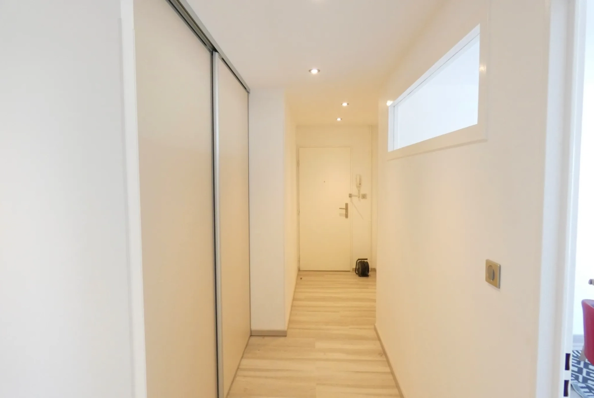 Appartement T3 Rénové avec Balcon et Garage à Aurillac 