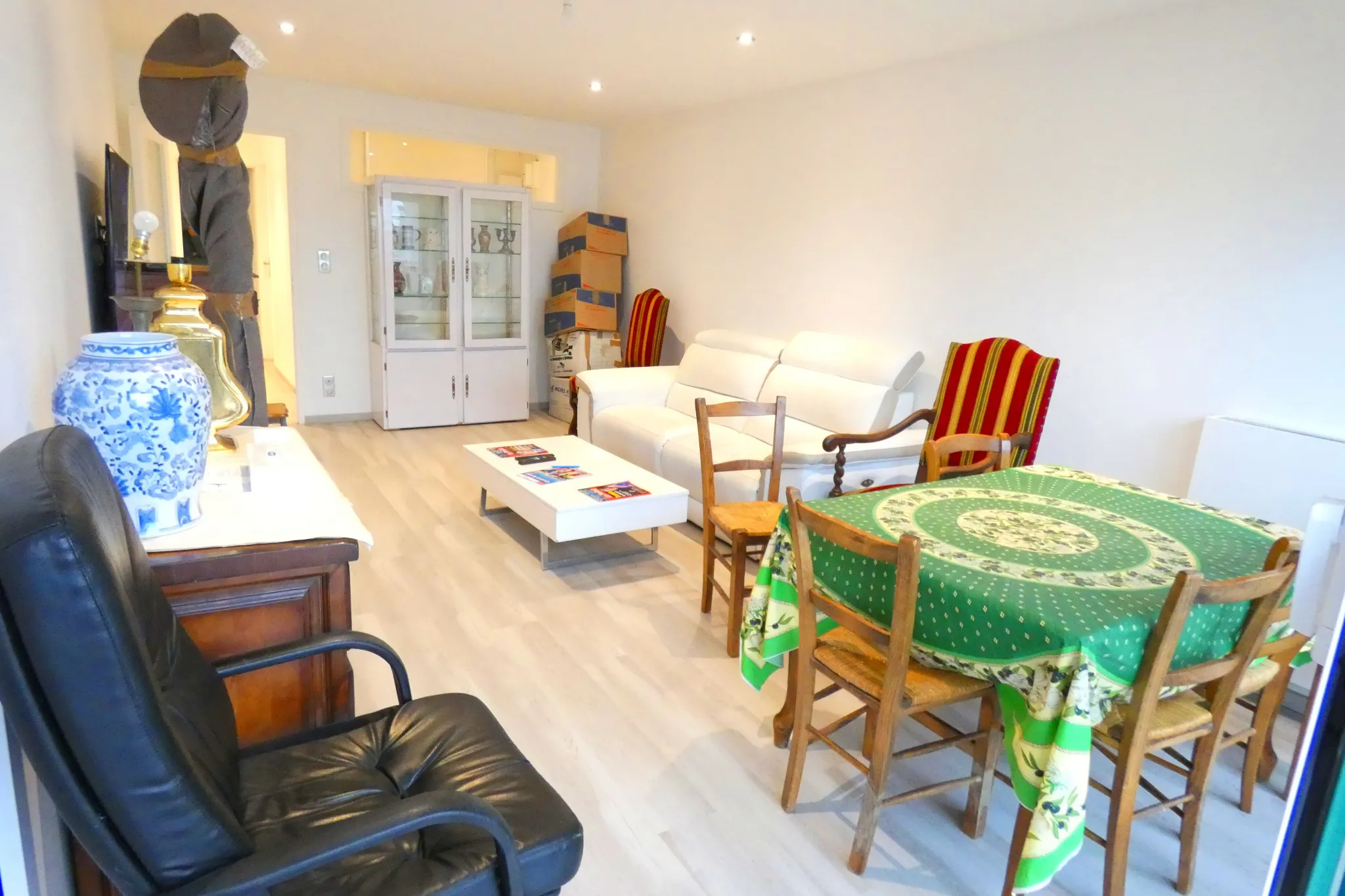 Appartement T3 Rénové avec Balcon et Garage à Aurillac 