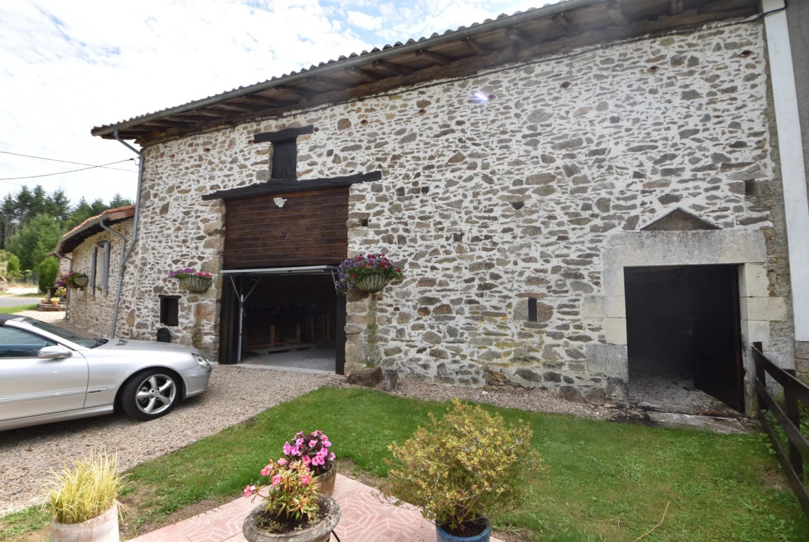 Maison de Hameau Rénovée à Le Lindois 