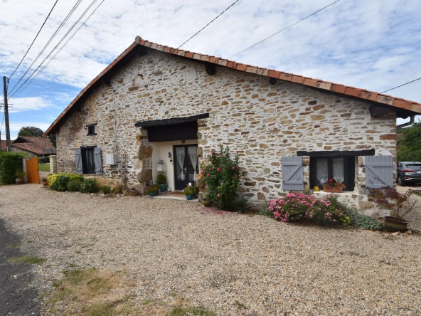 Maison de Hameau Rénovée à Le Lindois