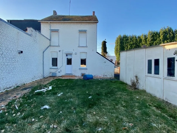 Maison Semi-Individuelle avec Garage et Terrain à Maubeuge