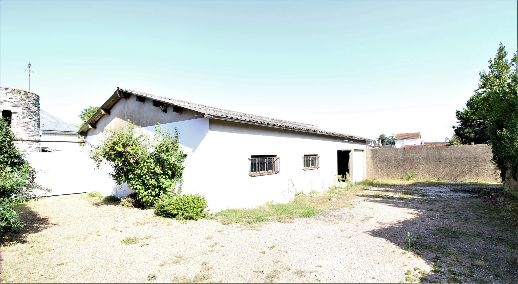 Maison Années 30 avec Garage/Atelier et Terrain Constructible à Angers 