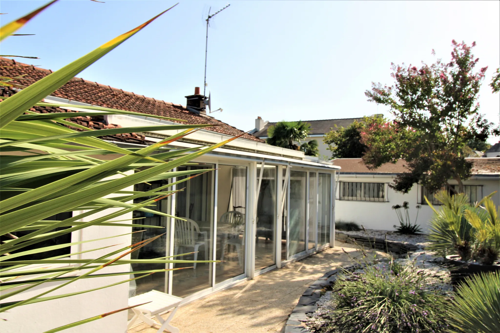 Maison Années 30 avec Garage/Atelier et Terrain Constructible à Angers 