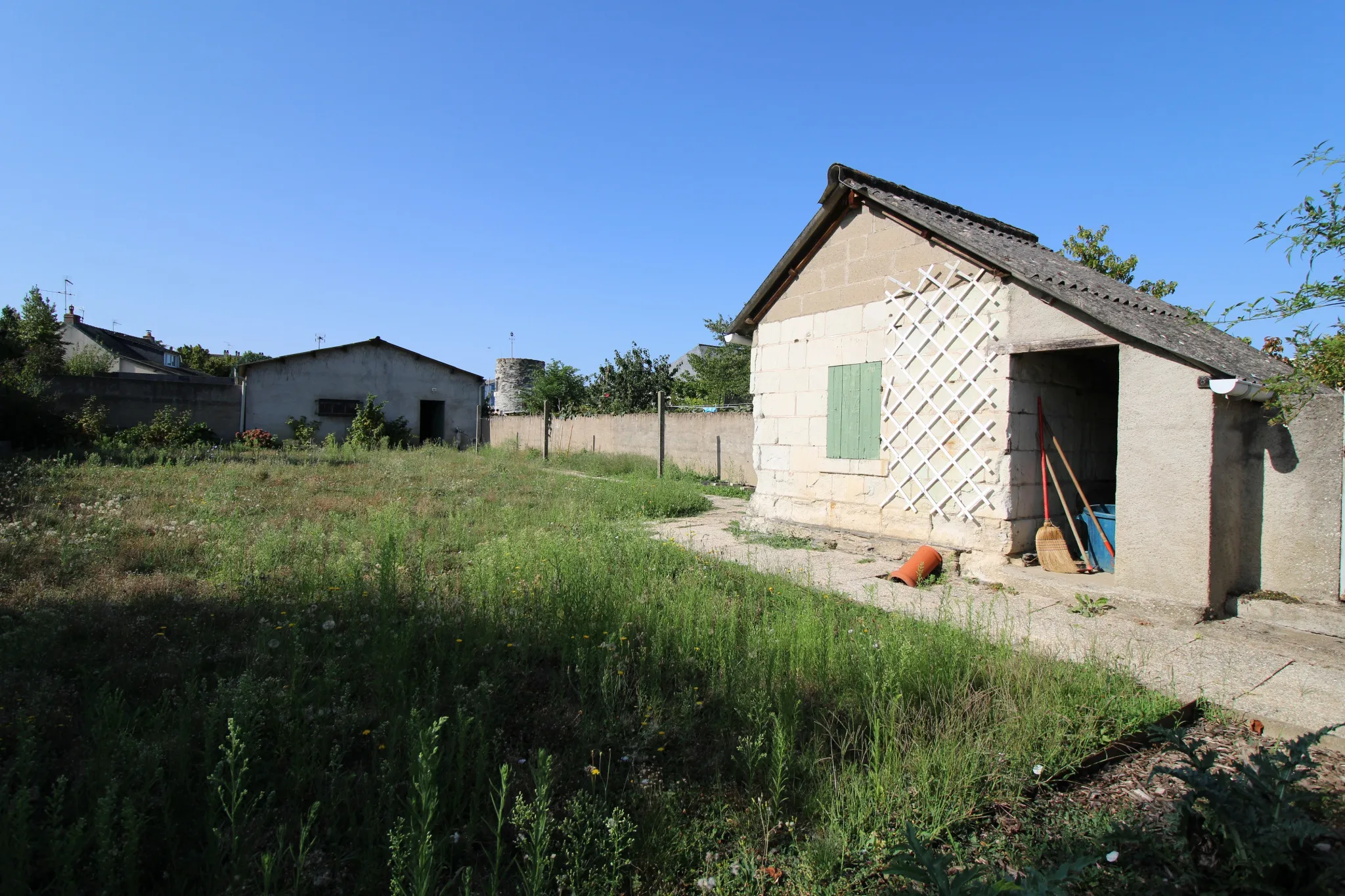 Maison Années 30 avec Garage/Atelier et Terrain Constructible à Angers 