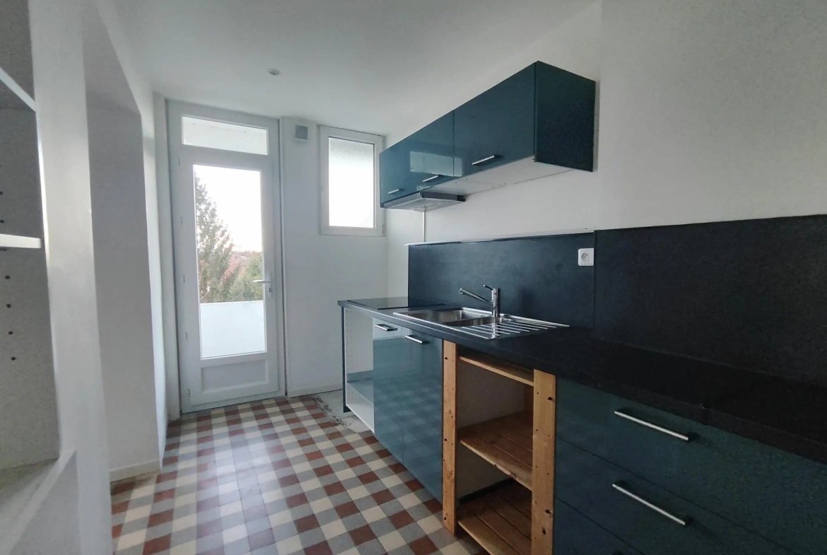 Appartement 73m2 à vendre à Lille - 2 chambres, balcon et parking 