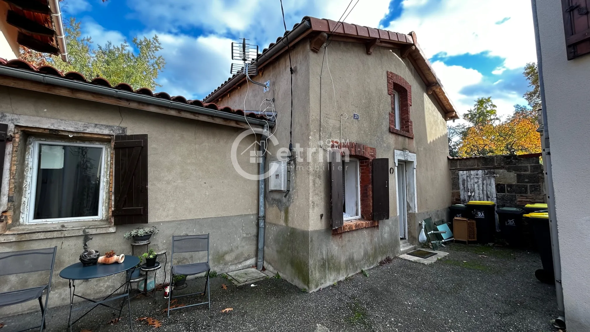 Belle maison en pierres avec jardin à LEZOUX 63190 