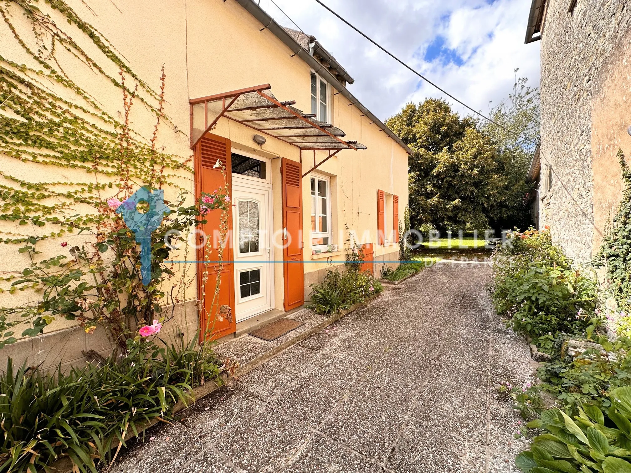 Maison de caractère entre Auneau et Voves 