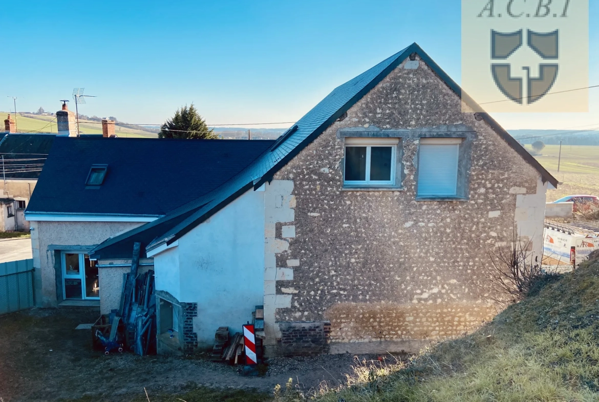 Maison en pierre de tuffeau rénovée aux portes de Troo 