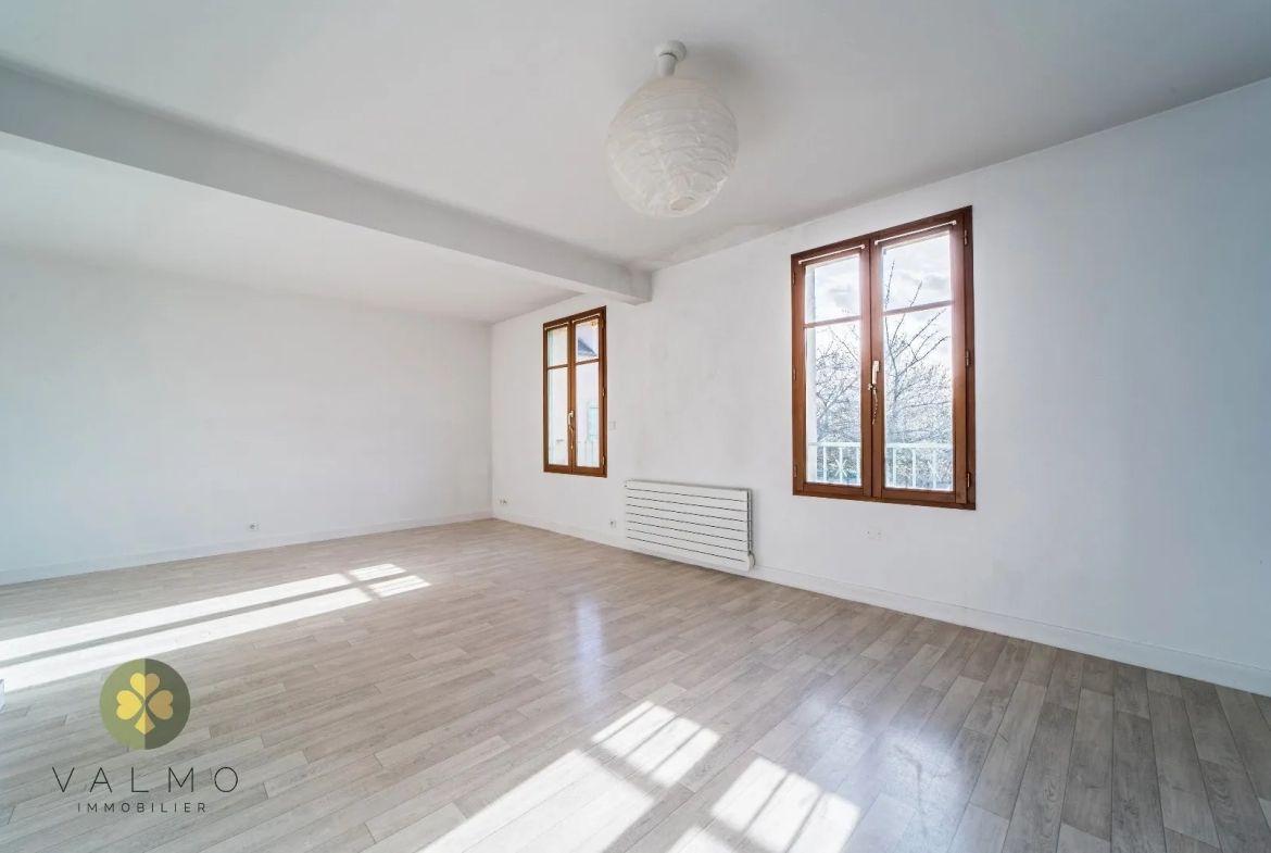 Appartement lumineux de 81m2 à THOIRY 