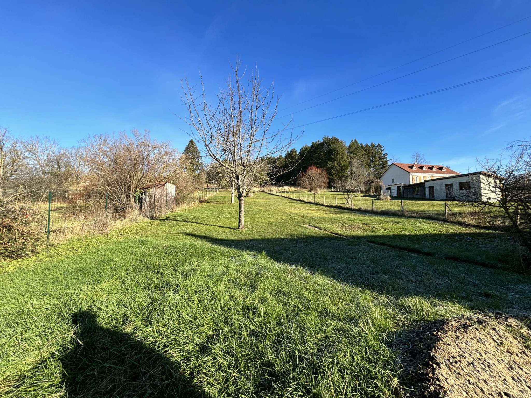 Maison Lumineuse avec Vue Magnifique et Garage à Cusset 