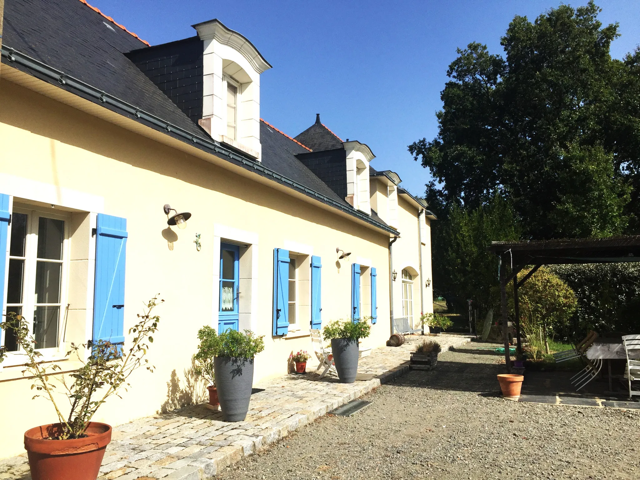 Maison Rénovée au Plessis-Grammoire avec Terrain 31988 m2 