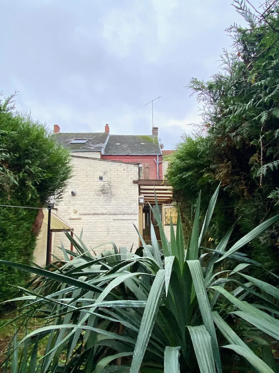 Maison en briques avec jardin et terrasse à Hautmont 