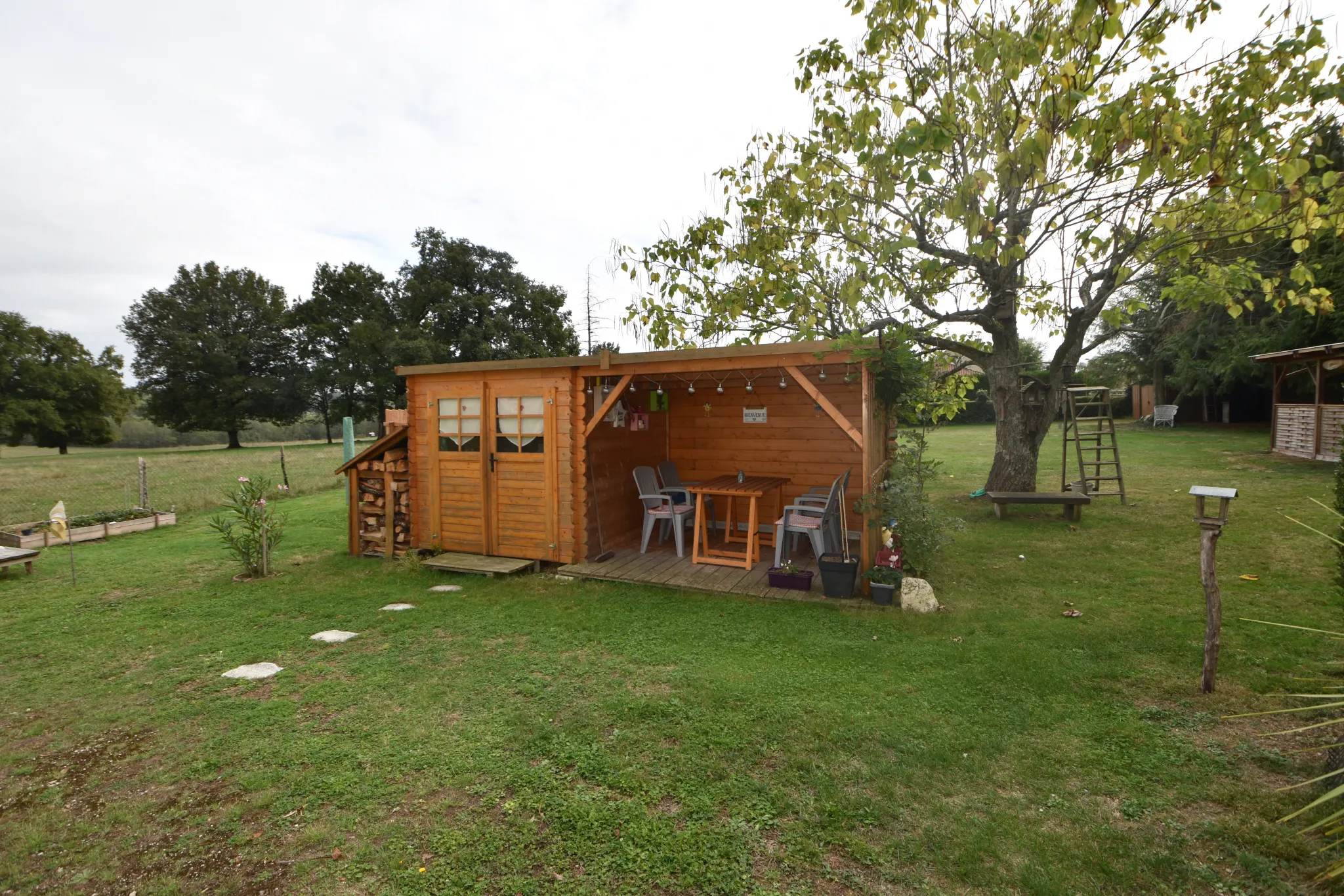 Maison de Village à Rouzède avec Cuisine Equipée et Jardin 