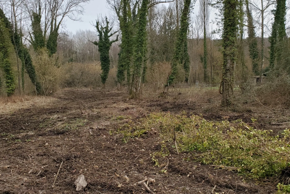 Terrain à bâtir de 2350m2 à Etampes 