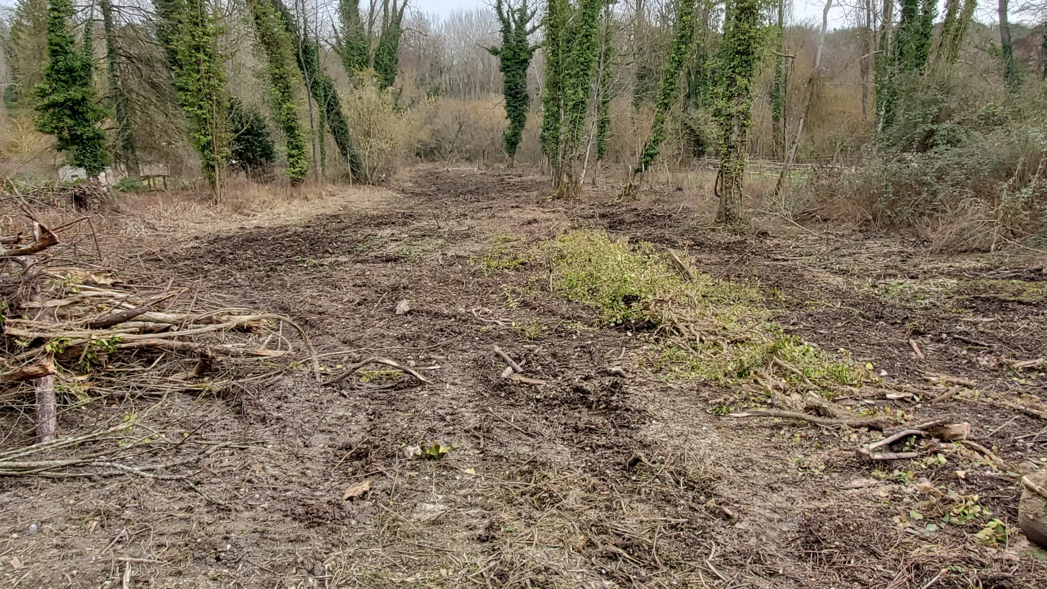 Terrain à bâtir de 2350m2 à Etampes 