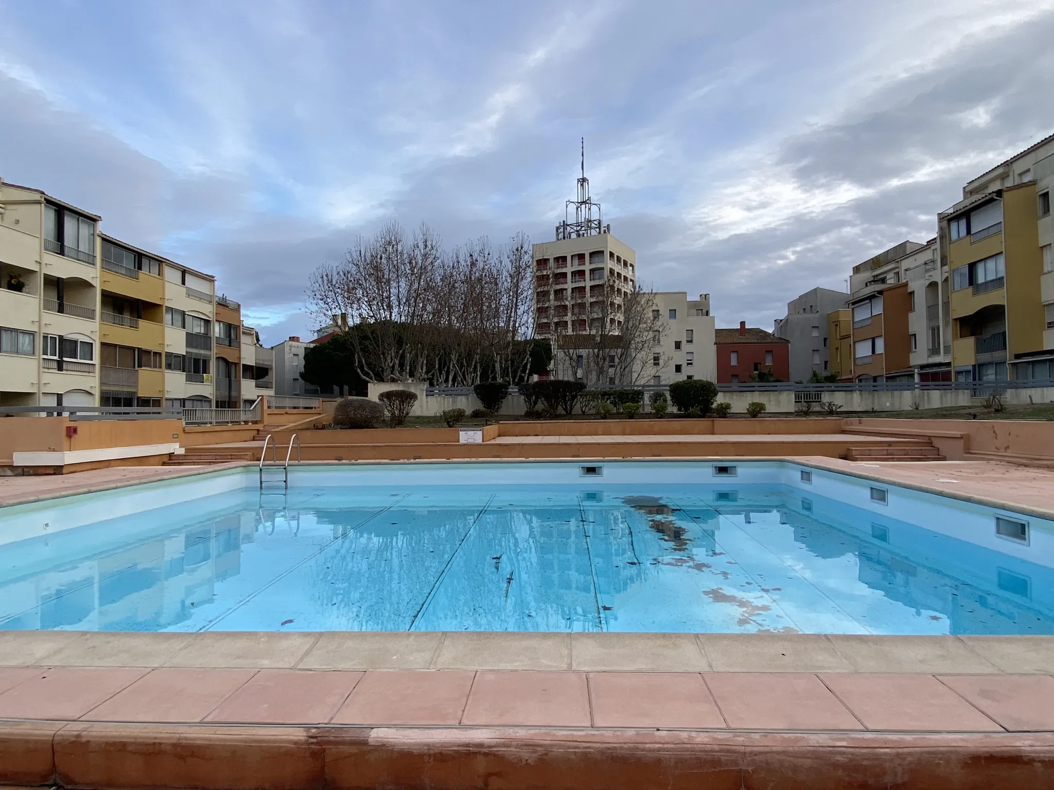 Studio à vendre au CAP D'AGDE - CENTRE PORT avec piscine et accès quai 