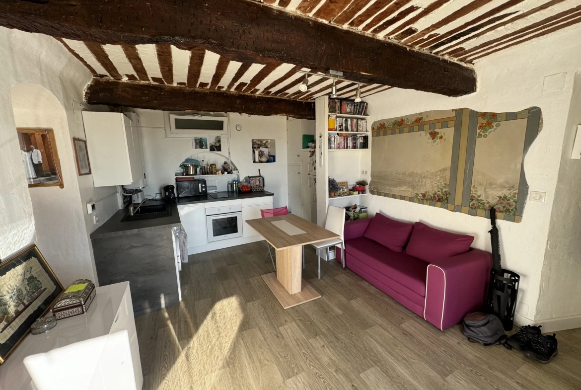 Appartement deux pièces à Magagnosc avec garage 