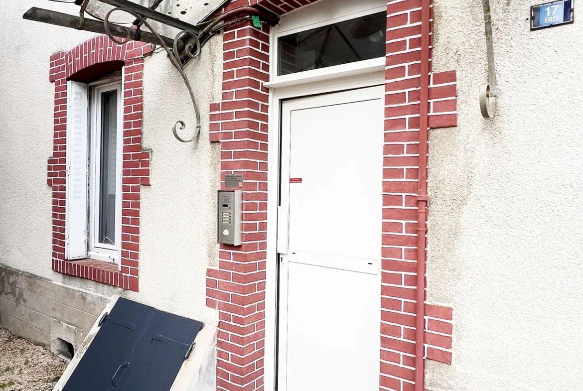 Investment Opportunity: T2 Apartment Sold with Tenant in Dijon 