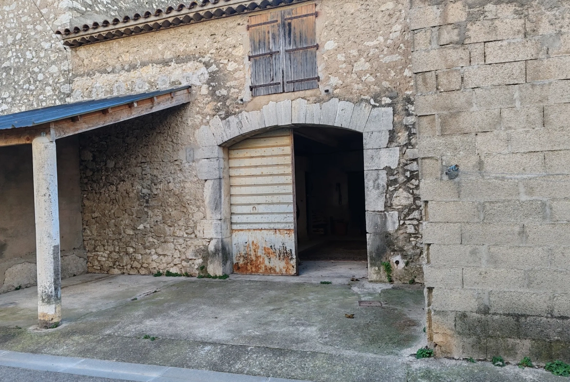 Maison de maître avec jardin et garage à 5 minutes de Narbonne 