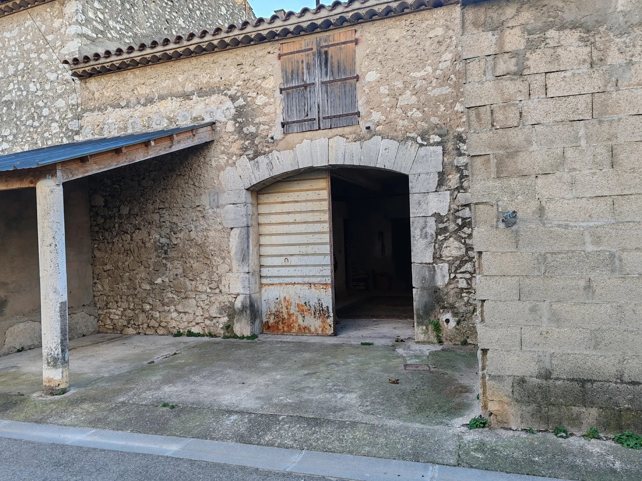 Maison de maître avec jardin et garage à 5 minutes de Narbonne 