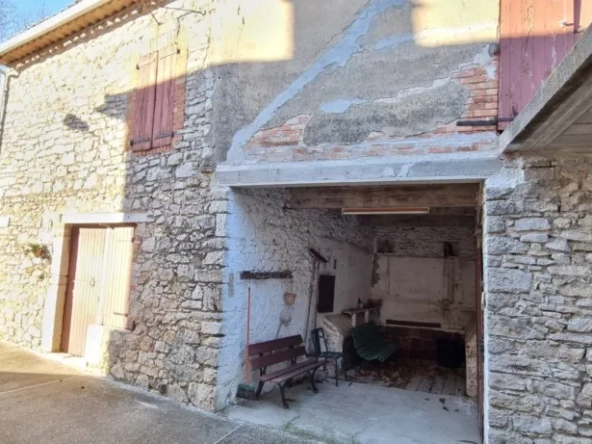 Remise viabilisée avec jardin à Logrian Florian