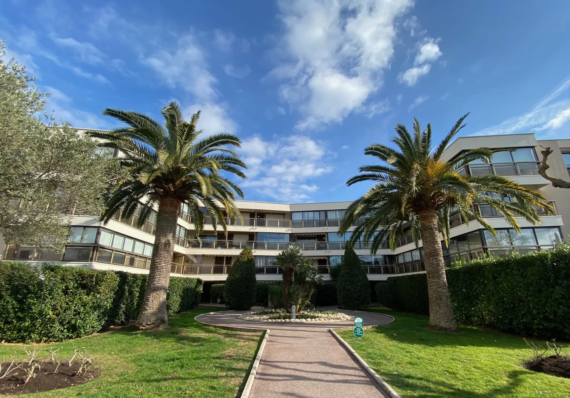 Appartement 3 pièces avec terrasse et jardin - Mandelieu la Napoule 