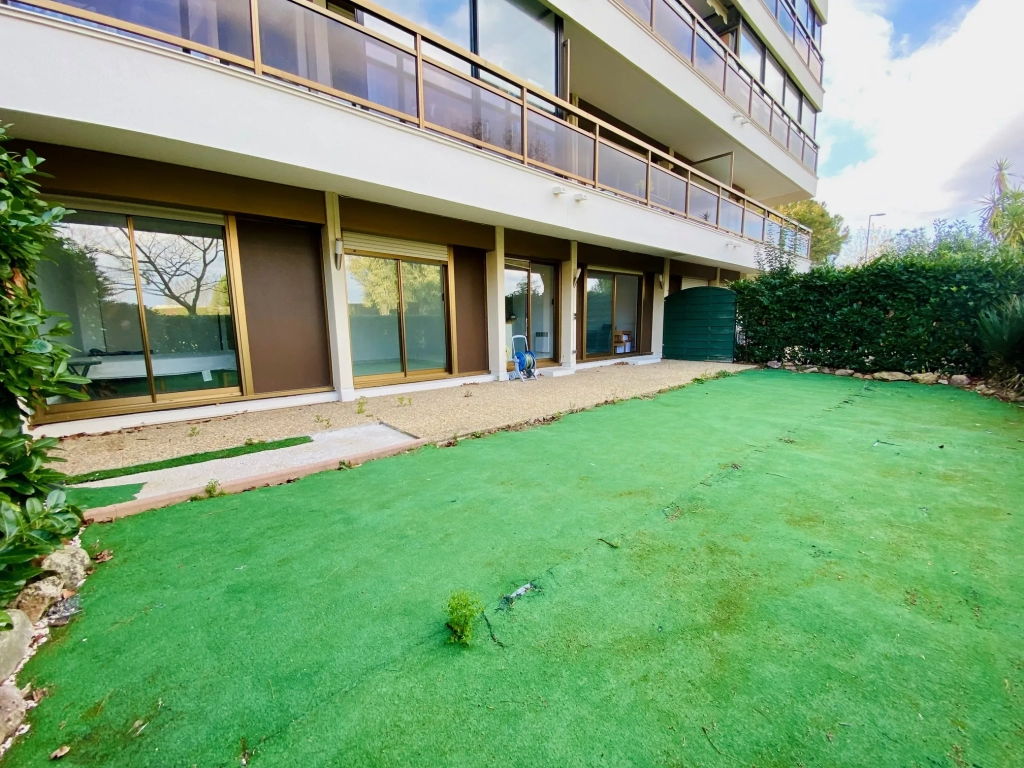 Appartement 3 pièces avec terrasse et jardin - Mandelieu la Napoule