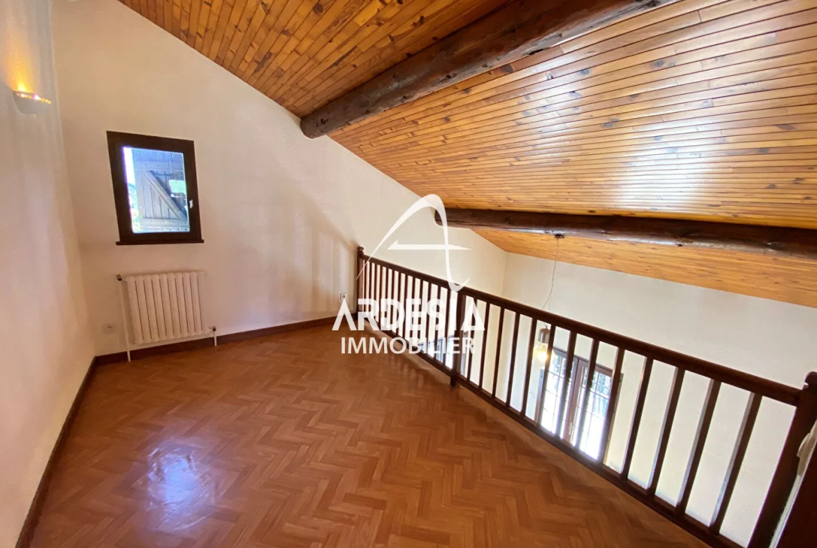 Maison Individuelle à Sainte-Marie de Cuines avec Vue Panoramique - 150 m2 