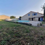 Maison en pierre avec piscine et garage à Garat