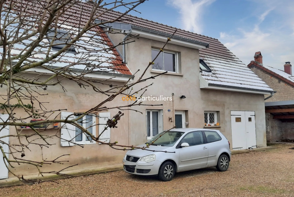 Maison individuelle au cœur de Chaussin avec 4 chambres 