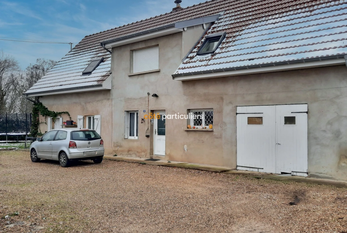 Maison individuelle au cœur de Chaussin avec 4 chambres 