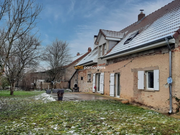 Maison individuelle au cœur de Chaussin avec 4 chambres