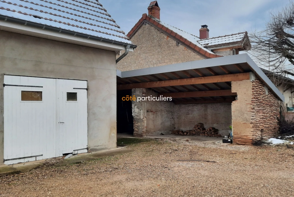 Maison individuelle au cœur de Chaussin avec 4 chambres 