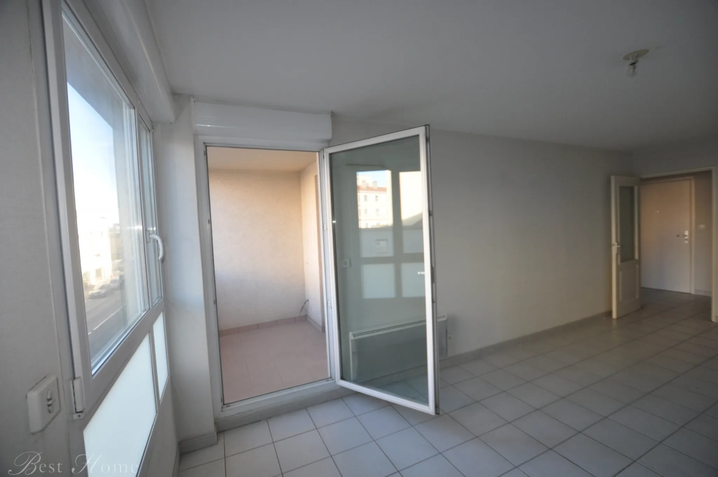 Vente appartement de type 2 avec terrasse à Nîmes