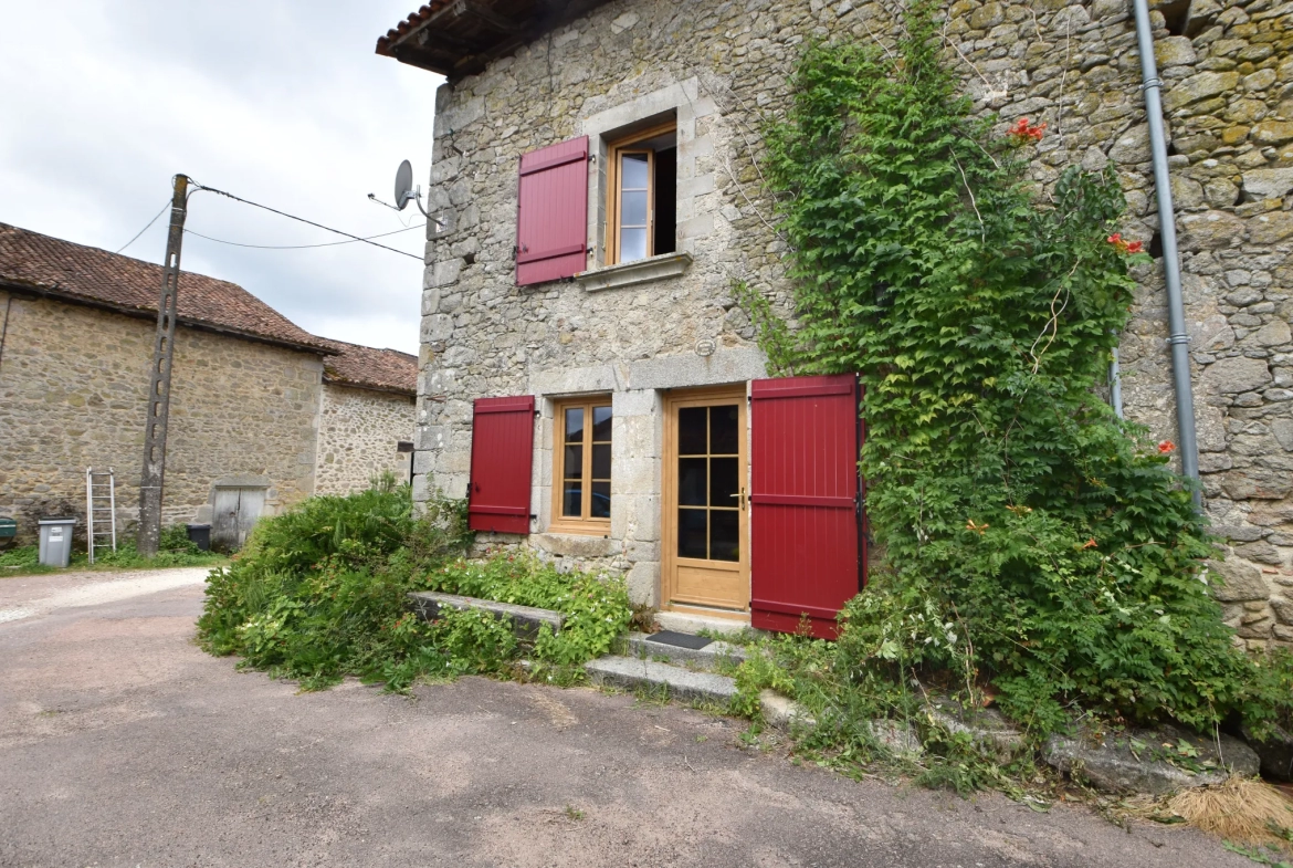 Maison en pierre avec piscine à Champniers et Reilhac 