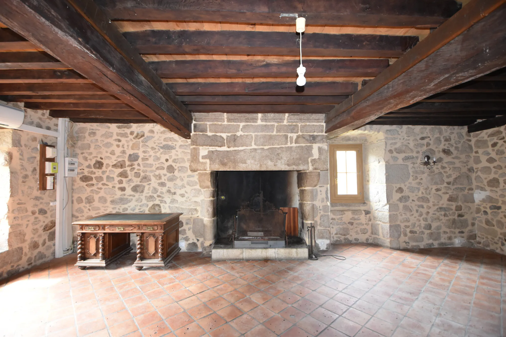 Maison en pierre avec piscine à Champniers et Reilhac 