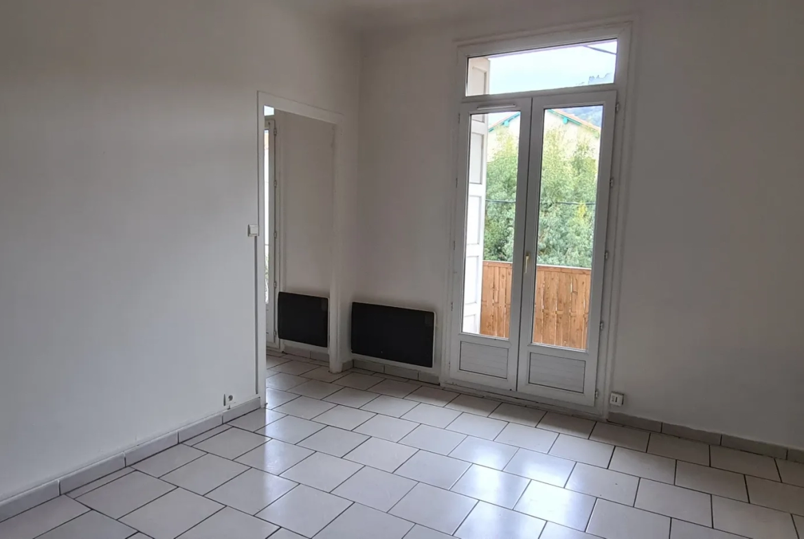 Appartement F1 avec balcon à Amelie les Bains Palalda 