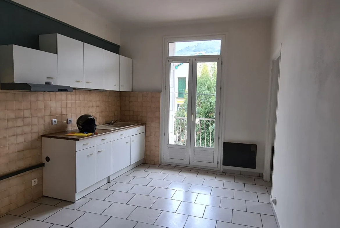 Appartement F1 avec balcon à Amelie les Bains Palalda 