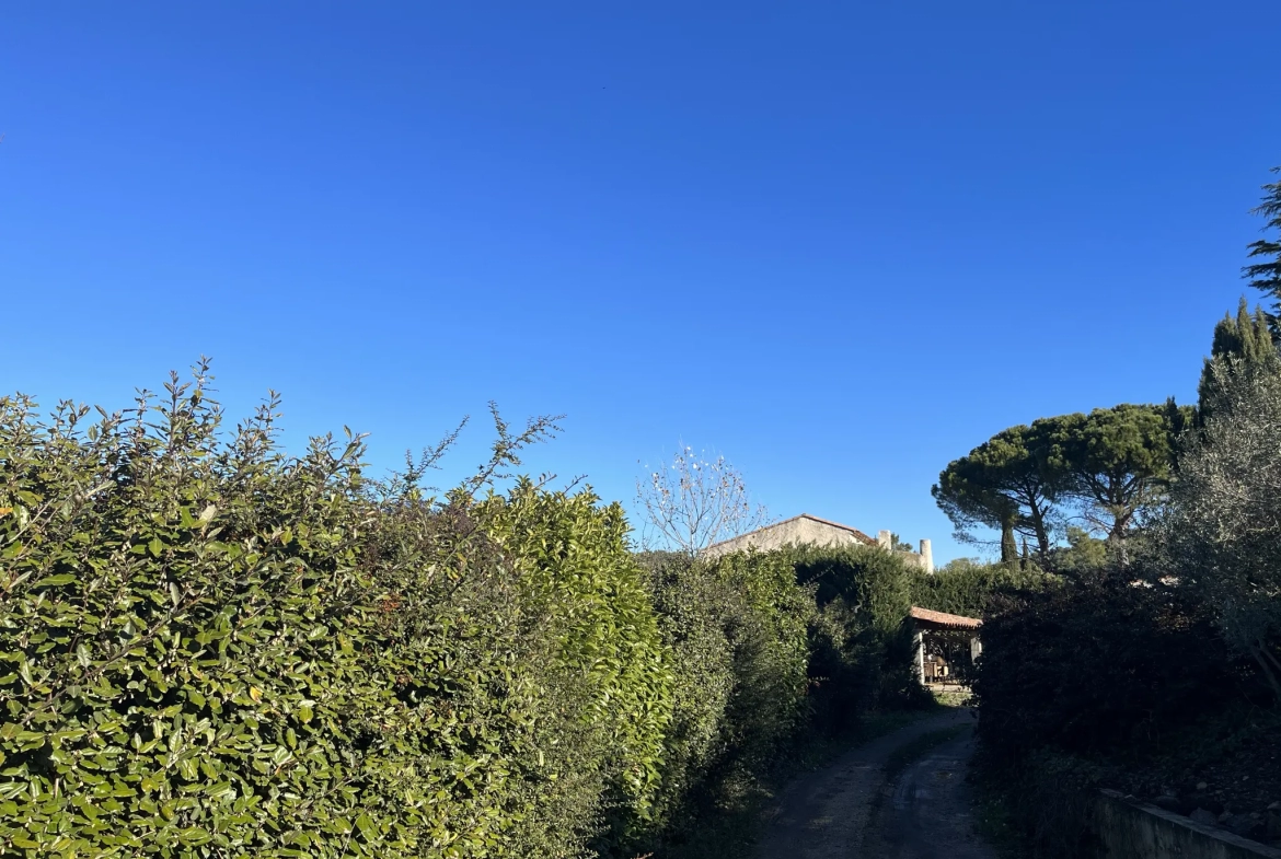 Terrain à bâtir de 400m2 à Meyreuil 