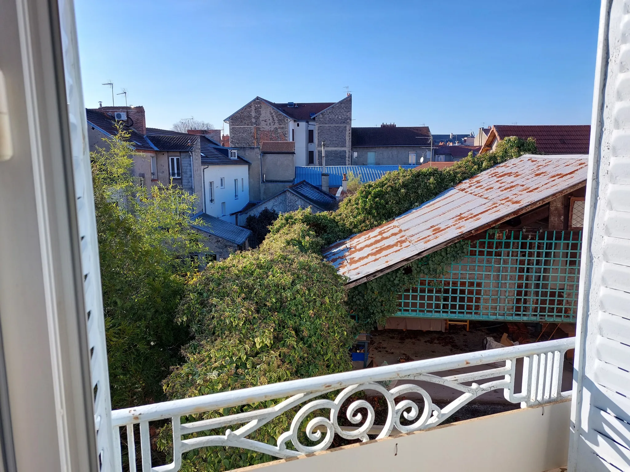 Appartement rénové en cœur de ville à Vichy 