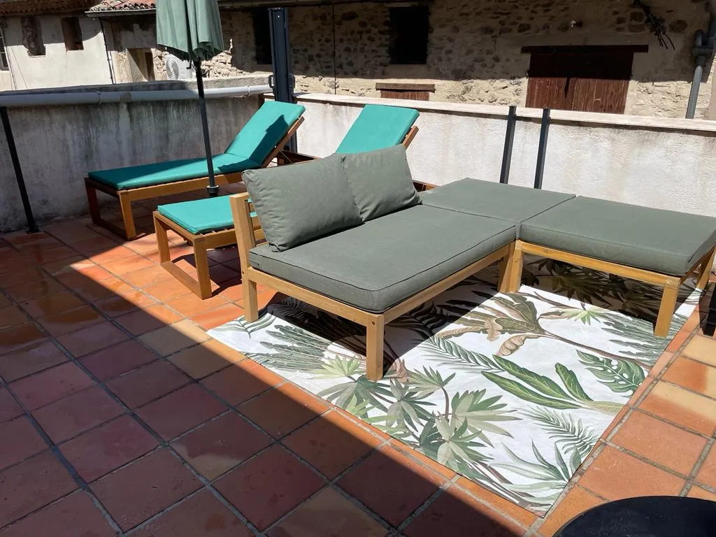 Appartement rénové avec terrasse à Malaucène 