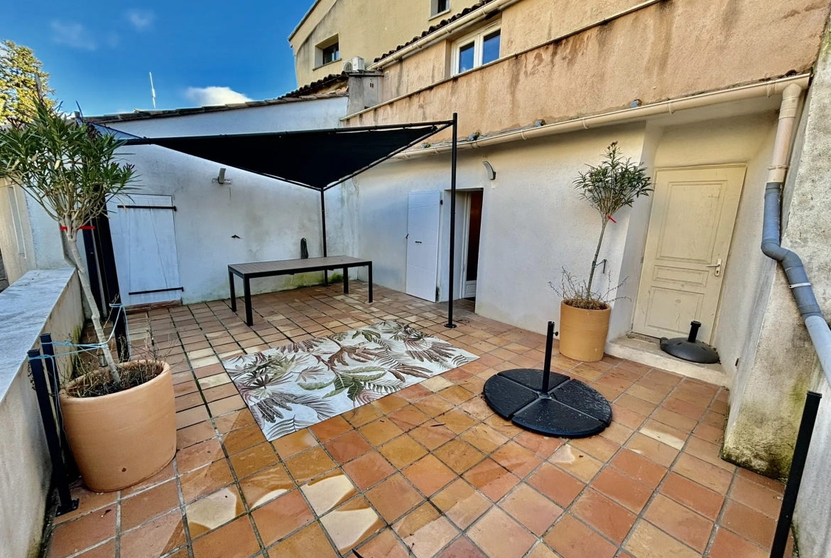 Appartement rénové avec terrasse à Malaucène 