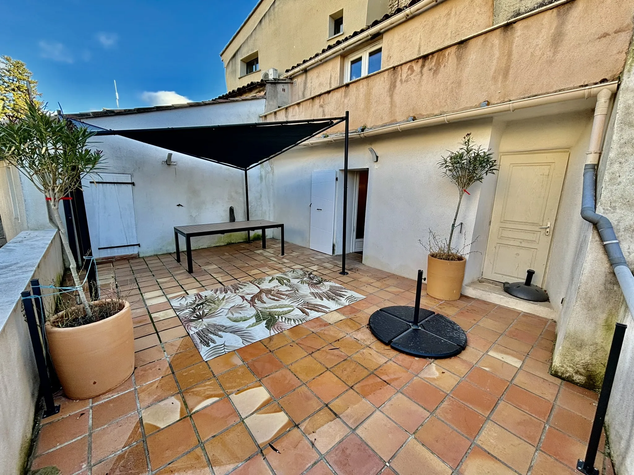 Appartement rénové avec terrasse à Malaucène 