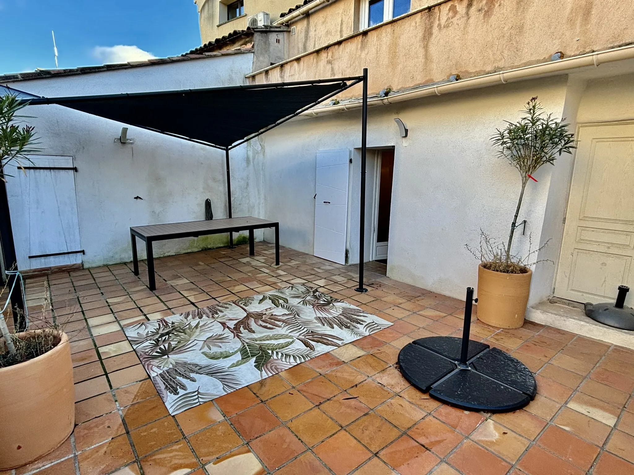 Appartement rénové avec terrasse à Malaucène 