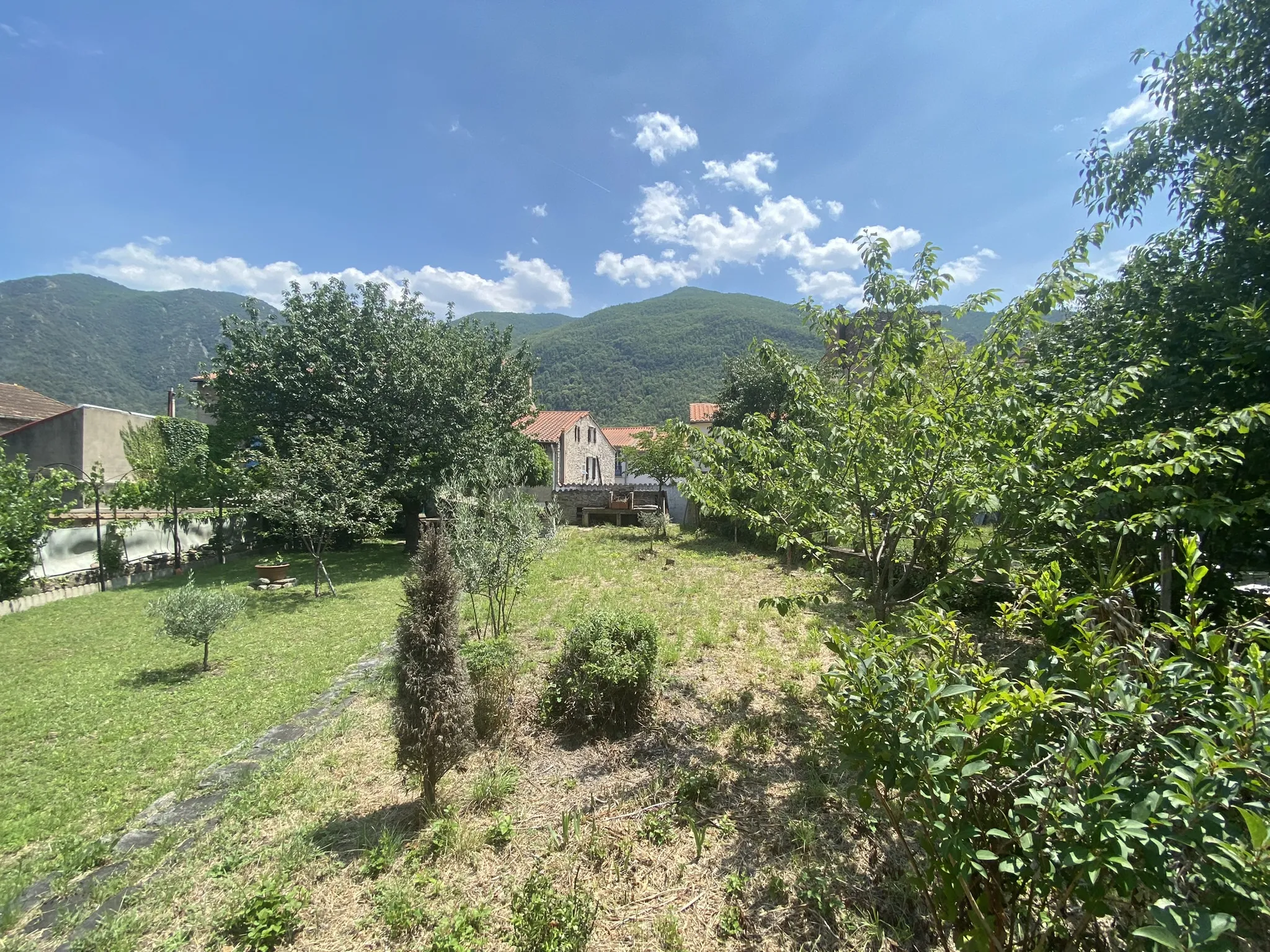 Appartement F1 à Arles-Sur-Tech avec jardin et casot 