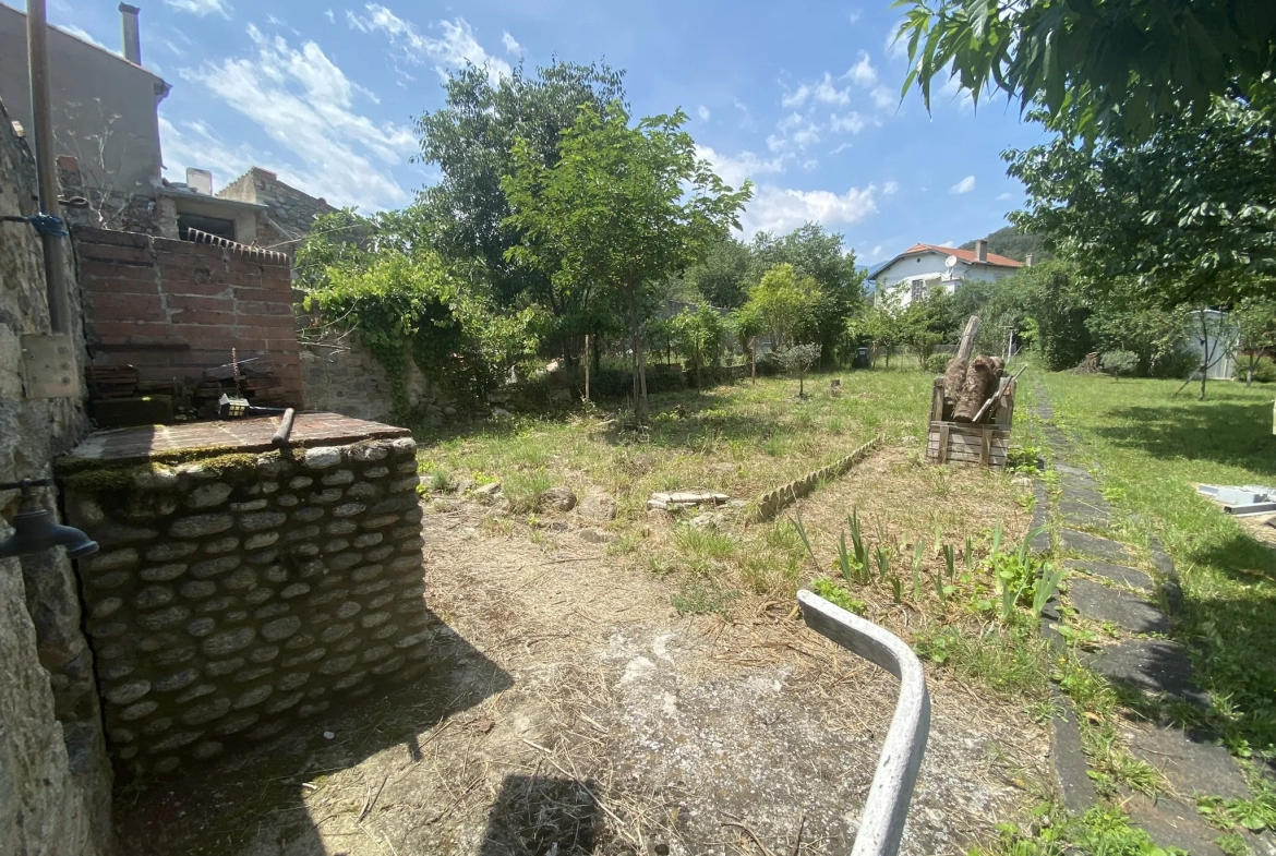 Appartement F1 à Arles-Sur-Tech avec jardin et casot 